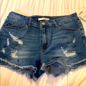 Cut-off Jean shorts